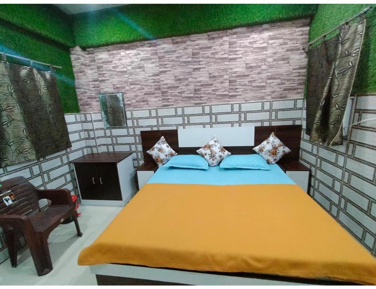 Homestay Premdeep Ashray, *